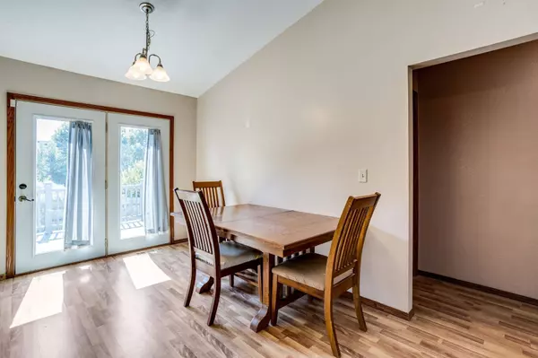 1425 E Longhorn Dr, Derby, KS 67037