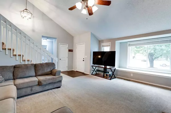 8917 E Scott Ct, Wichita, KS 67210