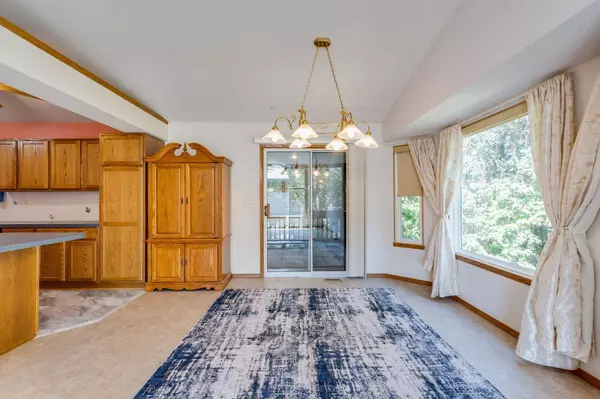 1601 N Prairie Run Cir, Mulvane, KS 67110