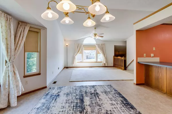 1601 N Prairie Run Cir, Mulvane, KS 67110