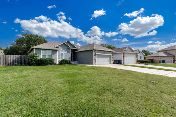 4264 N Rushwood Ct, Bel Aire, KS 67226