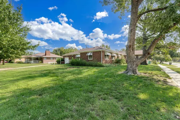 2052 S Volutsia Ave, Wichita, KS 67211