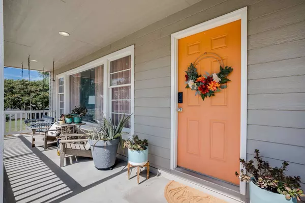 206 W Fernell St, Derby, KS 67037