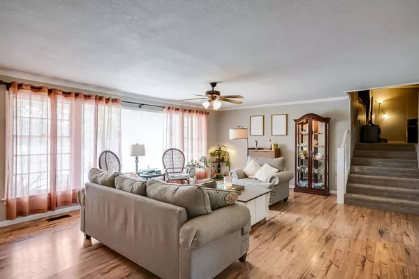 206 W Fernell St, Derby, KS 67037