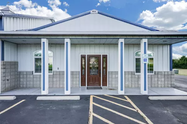 801 N River St, Derby, KS 67037