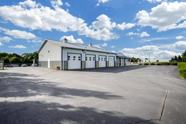 801 N River St, Derby, KS 67037