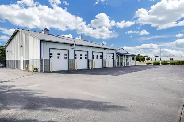 801 N River St, Derby, KS 67037