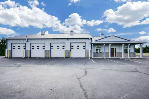 801 N River St, Derby, KS 67037