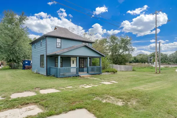 203 W Bridge St, Mulvane, KS 67110