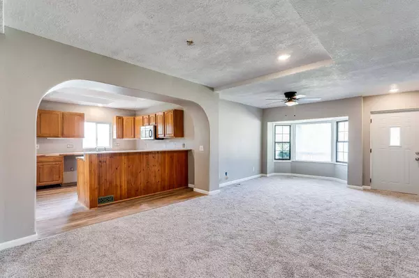 203 W Bridge St, Mulvane, KS 67110