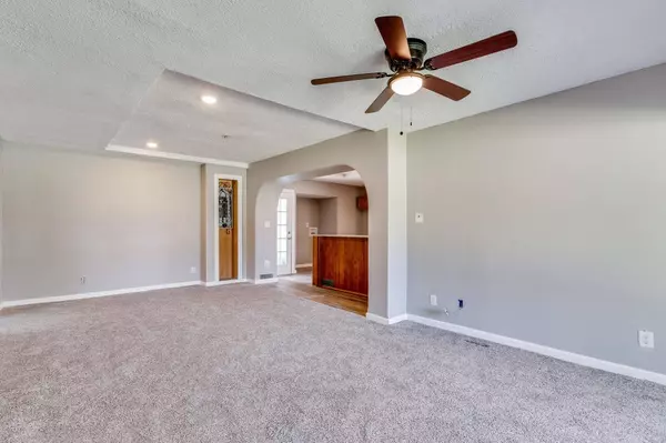 203 W Bridge St, Mulvane, KS 67110