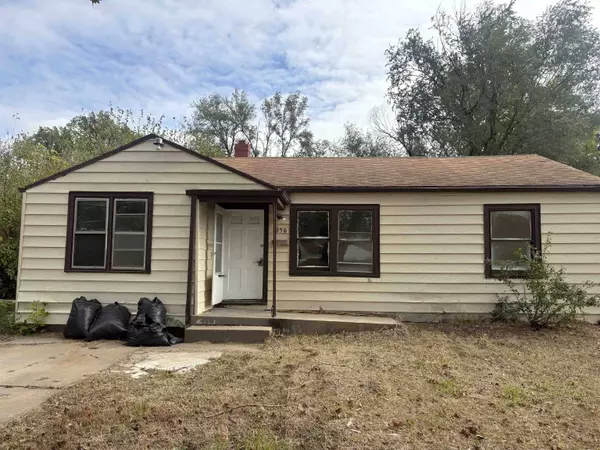 1956 N Spruce Ave, Wichita, KS 67214