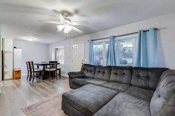 2409 W Wildwood Ln, Wichita, KS 67217