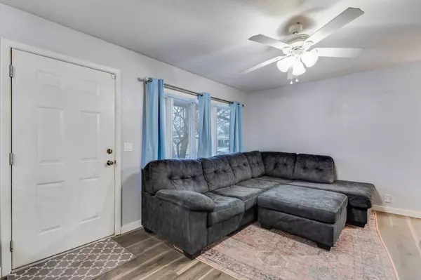 2409 W Wildwood Ln, Wichita, KS 67217