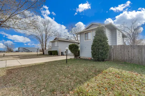 7925 W University Ave, Wichita, KS 67209