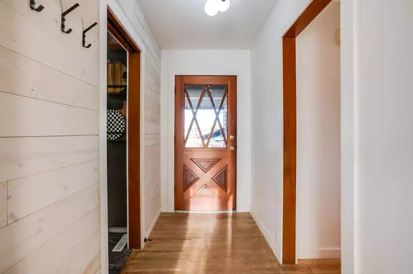 739 N Murray Ave, Wichita, KS 67212