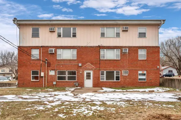 5206 SW 23rd St, Topeka, KS 66614