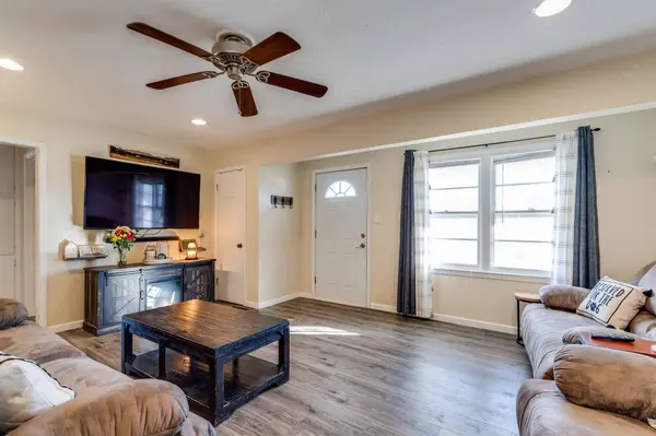 918 W 51st St S, Wichita, KS 67217