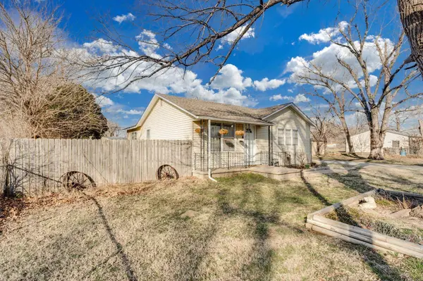 918 W 51st St S, Wichita, KS 67217