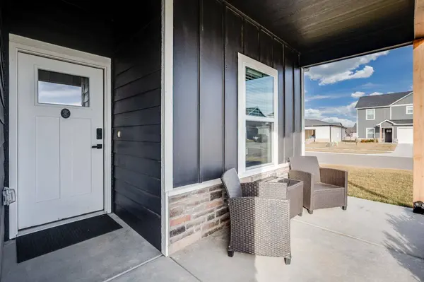 2757 S Cypress Ct, Wichita, KS 67210