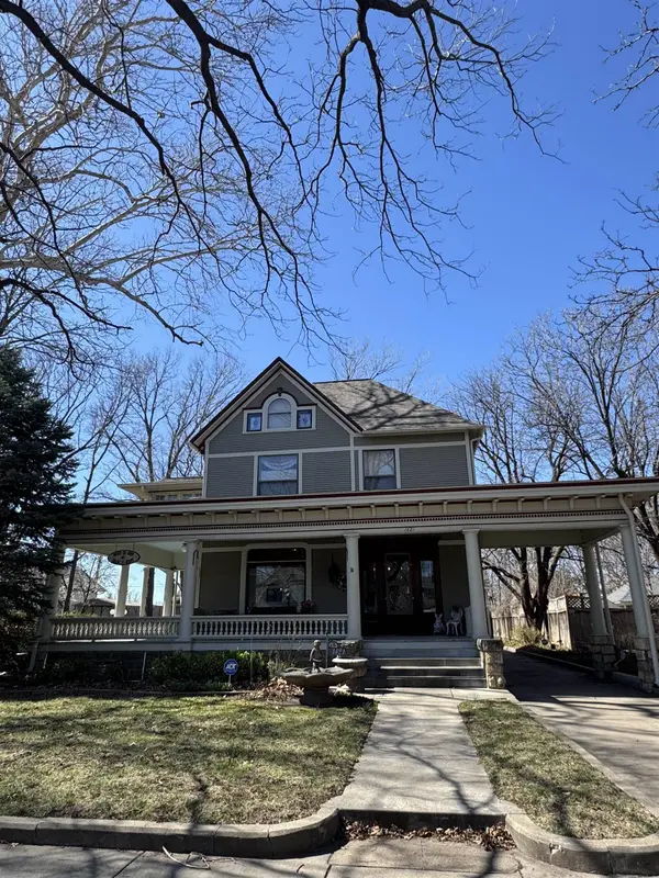 1421 N Park Pl, Wichita, KS 67203