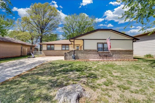 1005 N 1st Ave, Mulvane, KS 67110