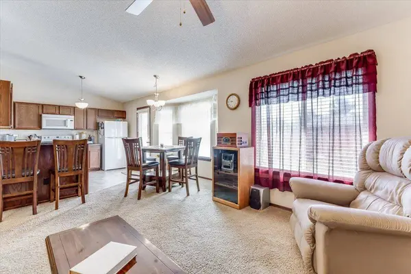 840 E Winding Ln Ct, Derby, KS 67037