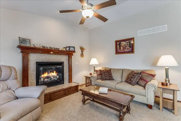 840 E Winding Ln Ct, Derby, KS 67037