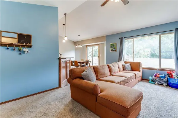 355 E Karla Ave, Haysville, KS 67060