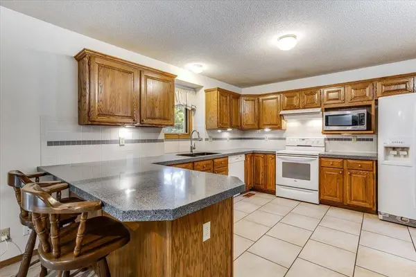133 N Parkdale Ct, Wichita, KS 67212