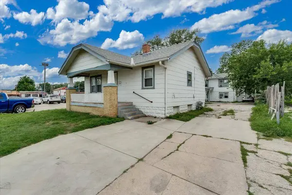 2043 S Broadway Ave, Wichita, KS 67211