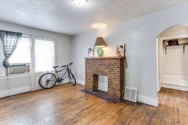 2043 S Broadway Ave, Wichita, KS 67211