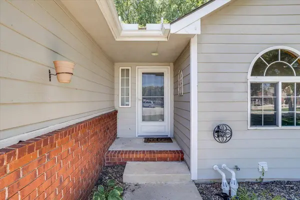 2721 N Stoney Point Ct, Wichita, KS 67205