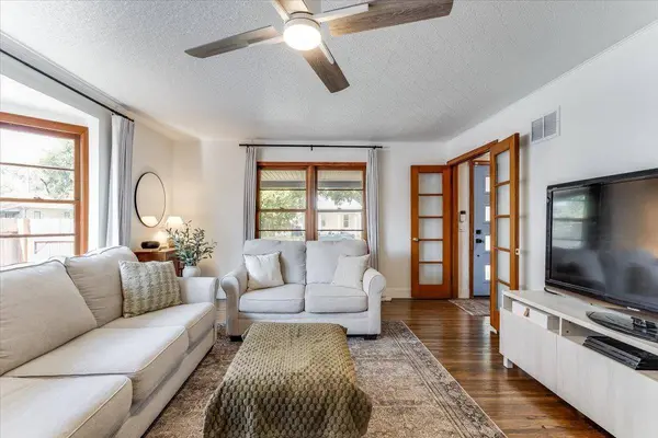 422 N Dodge Ave, Wichita, KS 67203