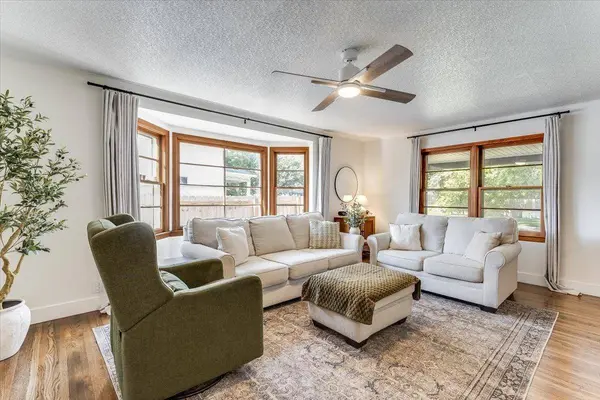 422 N Dodge Ave, Wichita, KS 67203