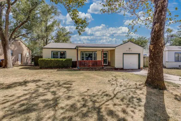 1223 Cloverdale