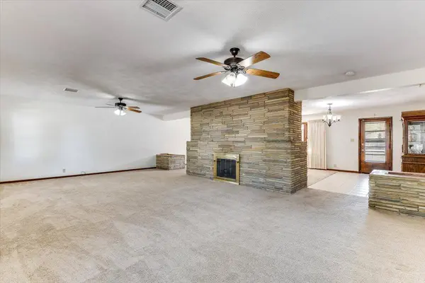 1418 N Pleasant View, Wichita, KS 67203