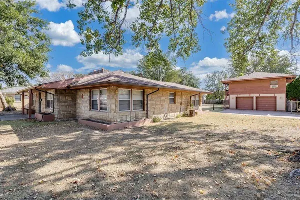 1418 N Pleasant View, Wichita, KS 67203