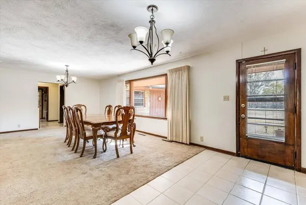 1418 N Pleasant View, Wichita, KS 67203