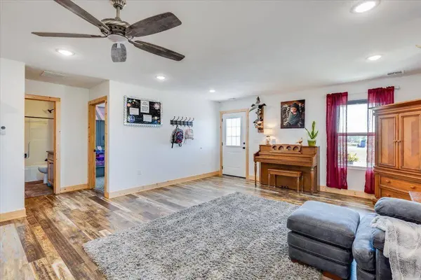 1220 42nd Rd, Udall, KS 67146