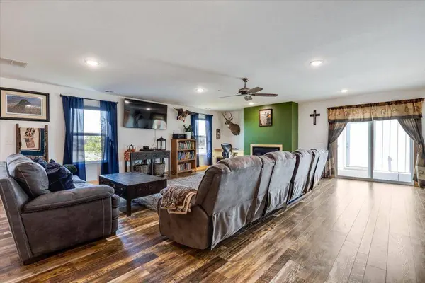 1220 42nd Rd, Udall, KS 67146