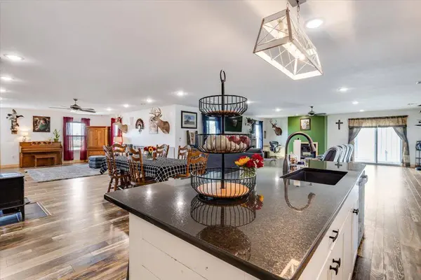 1220 42nd Rd, Udall, KS 67146