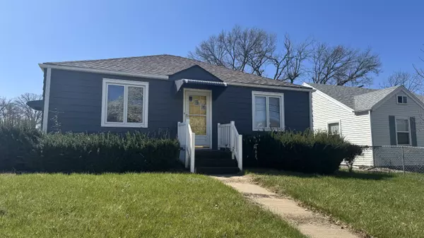4945 Randolph St, Lincoln, NE 68510-3831
