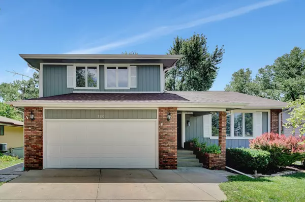720 Franklin Dr, Crete, NE 68333-2515