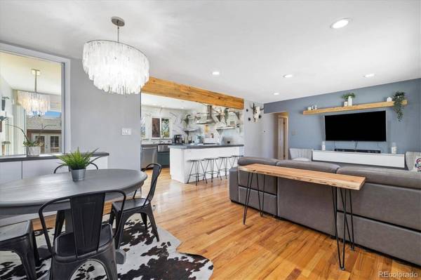 882 E Briarwood CIR, Centennial, CO 80122