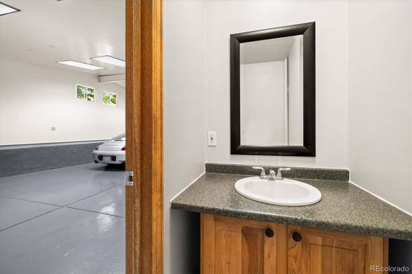 8381 E Briarwood BLVD, Centennial, CO 80112