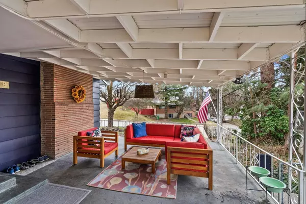 3128 W Circle Pl, Spokane, WA 99205