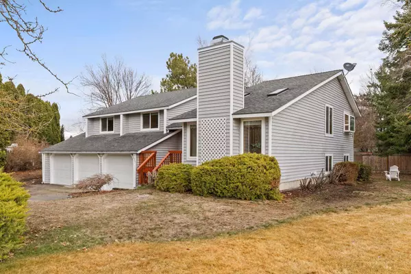 11923 E E Diana Ct, Spokane, WA 99206