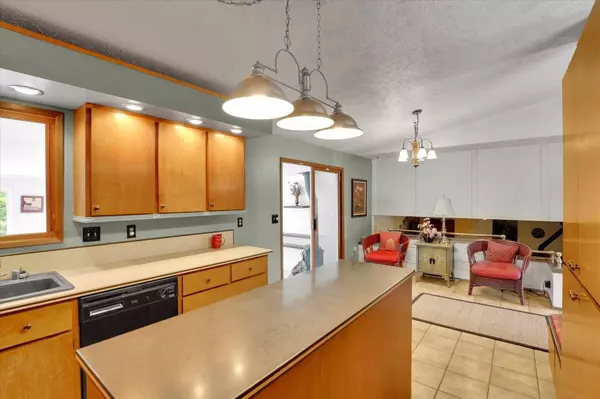 806 E Calkins Dr, Spokane, WA 99208