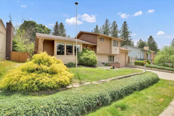 806 E Calkins Dr, Spokane, WA 99208